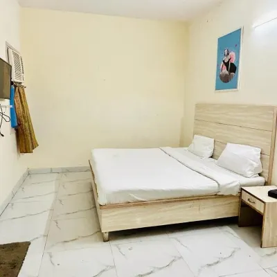 Hotel Green Arrow Rohini Hotels near Rohini