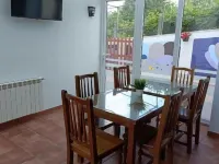Albergue Miraiso Hotels in Arzua