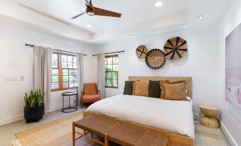 Lux - Historic Tennis Club Enclave - King Beds