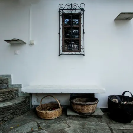 Secluded Cottage Guesthouse in the Mountains