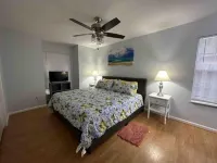 Beautiful House Sleeps 12 - Hot Tub - Breakfast - Walk to Beach