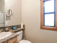 Barnwell Mountain Cabins #1: Cabin/tiny home w/loft in Gilmer across from BMRA Hotels in Upshur County