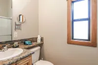 Barnwell Mountain Cabins #1: Cabin/tiny home w/loft in Gilmer across from BMRA
