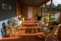 The Jetty House Cottage - a Cabin by the sea