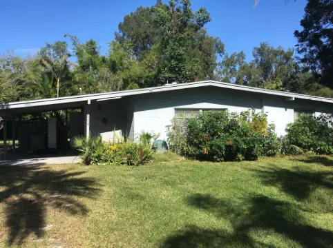 Original bungalow 4 blocks to Manasota Beachterazzo floors screen house + lanai