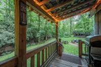 Cabin by The Creek Located Minutes From New River Gorge National Park