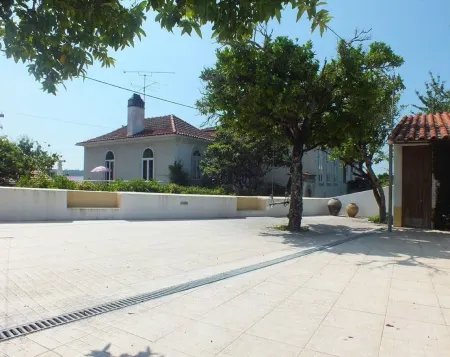 Casa da Avó Tita in the village of Vila Nova, Coimbra Отели в г. Миранда-ду-Корву