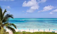 Beautiful Ocean Front Coral Gardens- Grace Bay Beach, 2 Bedroom, Sleeps 6