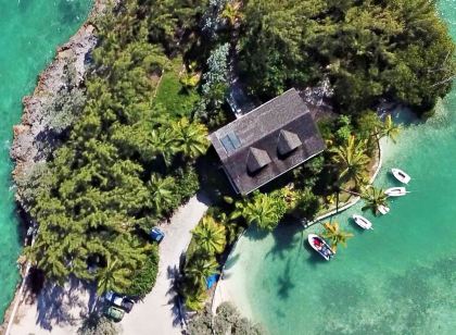 Private Island w Causeway to Town, 2 Bedroom, 2 bathroom, Full kitchen, Sleeps 6