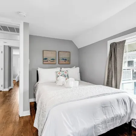 Seaside 2BR & 1.5BA, Walk to Beach & Badges