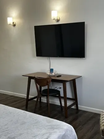 Adorable Private Room with partial Sea View