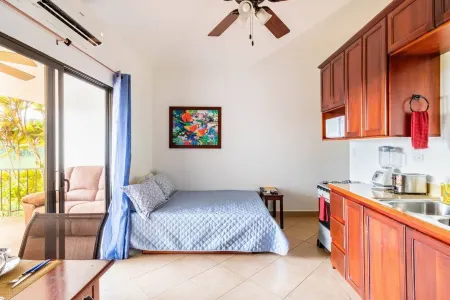 Serene Jungle Stay with Breathtaking Views