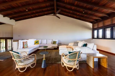 Stunning Clifftop Villa with Infinity Pool Отели в г. 