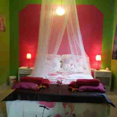 Seaside Cottage-Loc. from 090426 to 140526- Loc Mat.  Beach Rooms