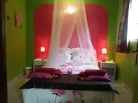 SEASIDE COTTAGE-LOC. VEHICLE-SPA-PISCINE-beach equipment rental.