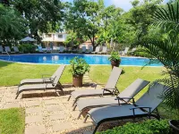 One Block to the beach in fabulous Puerto Vallarta with AC, WiFi. 2bed/2bath Hotels in Emiliano Zapata