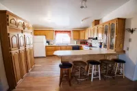 Death Valley Double Suite 3-bedroom house with WiFi, AC