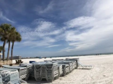 Siesta Key Resort, Private beach, pickle ball & tennis paradise.