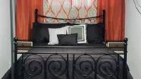 Container-Home with Wi-Fi & 3mi from Downtown Phx 에스트렐라 호텔