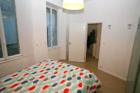 Exceptional Apartment in the Historic Center of la Rochelle Classified - Kitchens