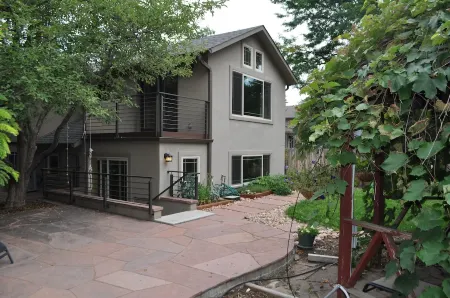 Spacious Comfortable and Cozy Home away from Home Отели в г. Боулдер