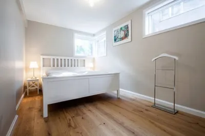 Refurbished Flat in Central Reykjavik in a Quiet Residential Area  호텔