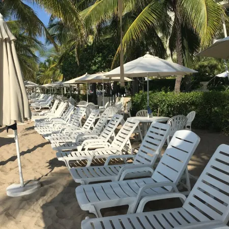 IXTAPA-MONARCA Relaxing BEACHFRONT CONDO with awesome view