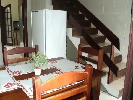 FLATS CAPPIO 1 - Waterfront, w / air conditioning, TVs, fans, WIFI, etc. Отели рядом с достопримечательностью «Centro Cultural SESC Paraty»