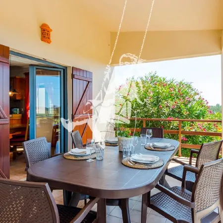 Near the beach-Pets allowed