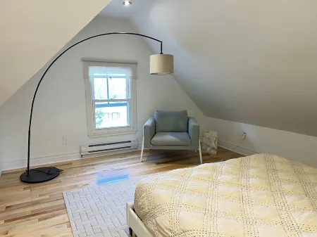 Cozy 2-Bedroom Apartment In Historical Building.