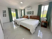 Luxury Beach Front Villa with Private pool and stunning Ocean View!