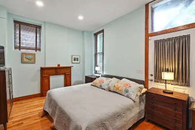 Large Executive 1st Floor Apartment with Chefs Kitchen!