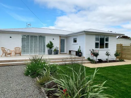 The Little White Bach Отели в г. Мартинборо