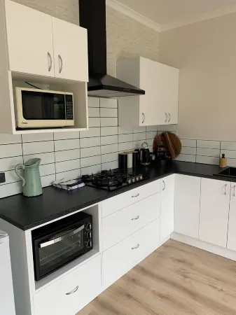 Springcreek studio apartment Отели рядом с достопримечательностью «Allan Scott Family Winemakers»