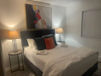 28 North Extended Stay Suites!! pickleball, hot tubs and game room + pool tables