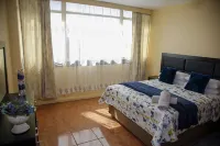 Glen Avion Vacation Home less than 10 minutes from O.R Tambo airport