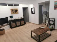 4-person apartment with private garden, 1km from the beach Hotel a Calais