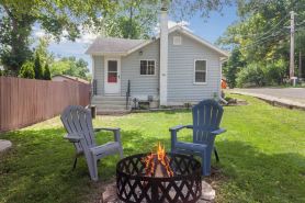 Kosh Cottage - Beach Vibes & Kayak Rides!