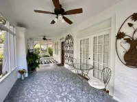 Cozy Hideaway of Bayshore Beautiful in South Tampa