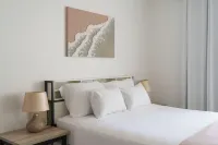 Tranquil Studio in Gated Community with Beach & Pool