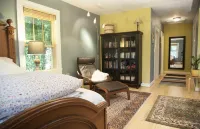 Blend City and Country at Lucky W Cottage