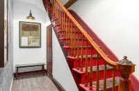 Big Modern Downtown BFLO House