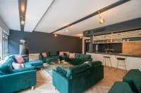 Somewhere ELZ large vacation resort just for your group!
