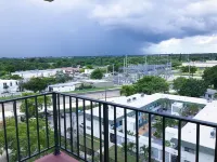 NEWLY RENOVATED SMART HOME CONDO WITH CITY VIEW!!! Hotels near Sandspur Island