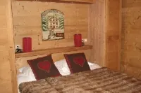 Luxury chalet 160 m2 for 10 people, shuttle bus at 50m, 3mn from the lifts Hotels in Vars