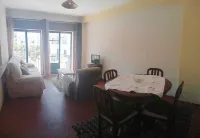 2 bedroom apartment 5 minutes from the beach with sea views!
