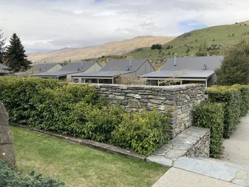 Modern and spacious studio apartment in the beautiful Cardrona Valley Hotels in Cardrona