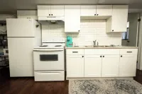 Private Ground Level Suite with Full Kitchen