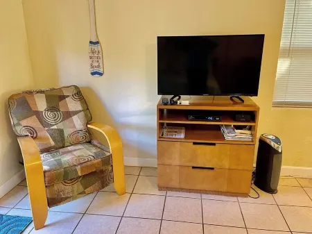 Spacious Gulfport Studio Cottage Duplex #2