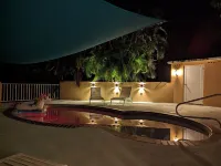 Cheerful Home with Gorgeous Ocean Views and Pool - 수영장
